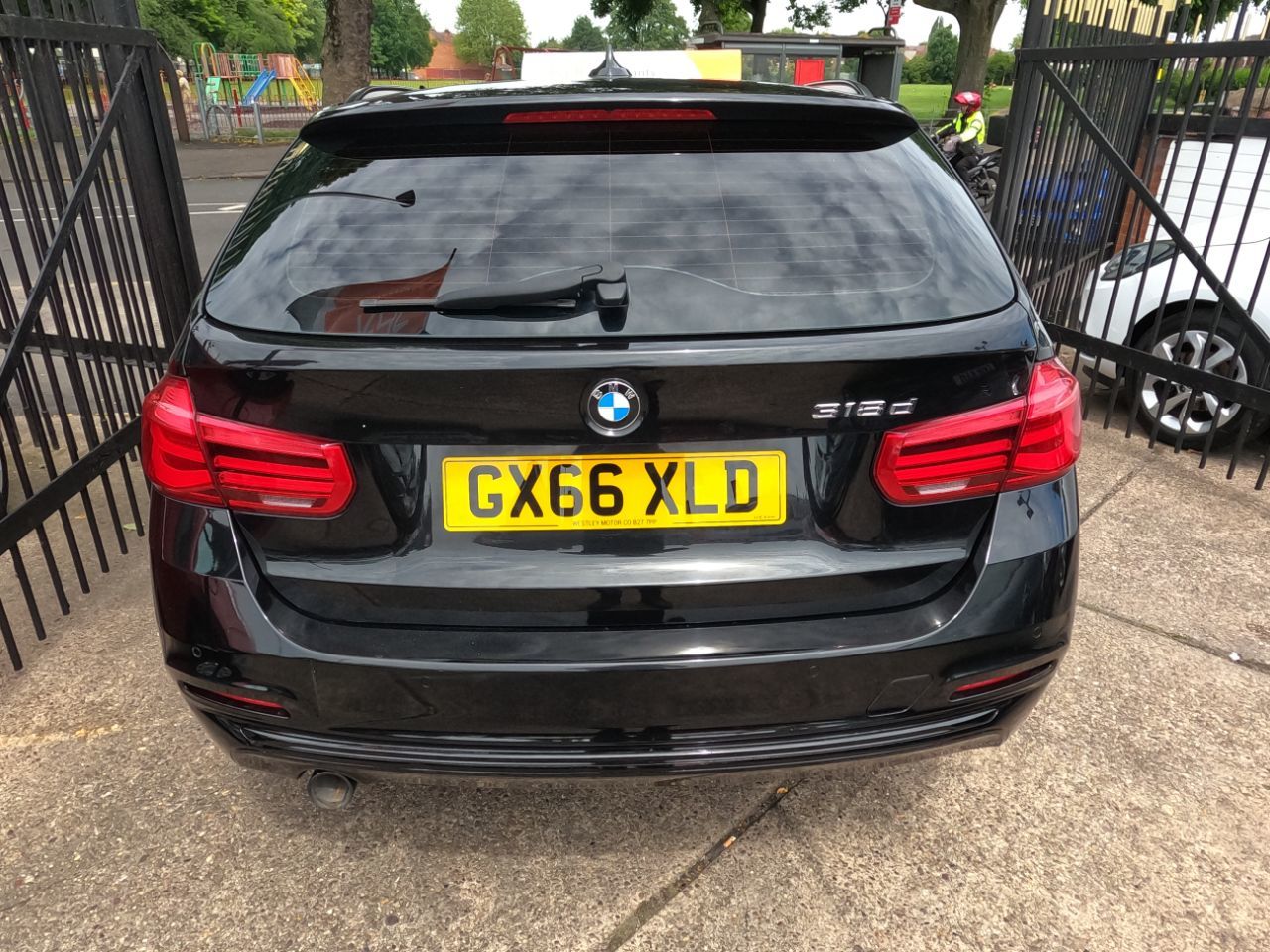 bmw-318d-sport-62d07b7fbe471